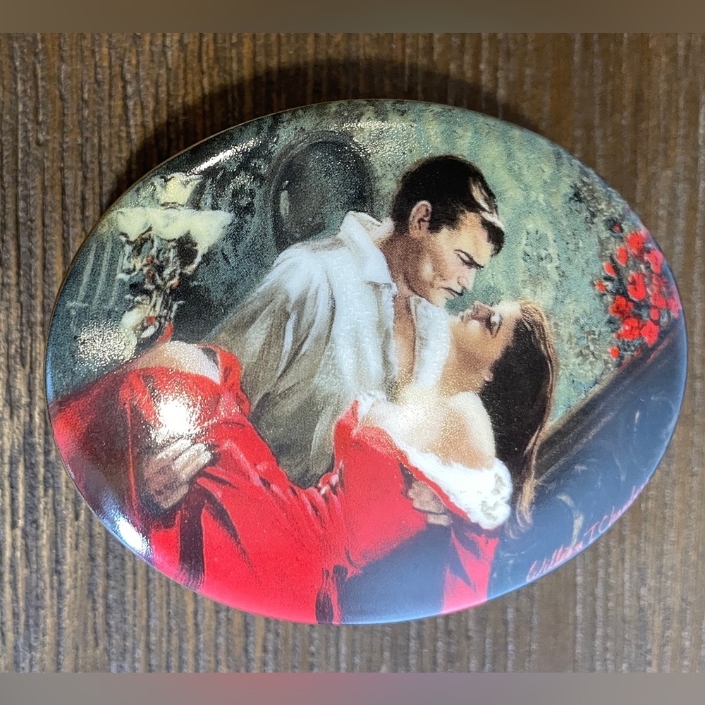 Scarlett and Rhett by William Chambers Gone With The Wind Oval Music Box